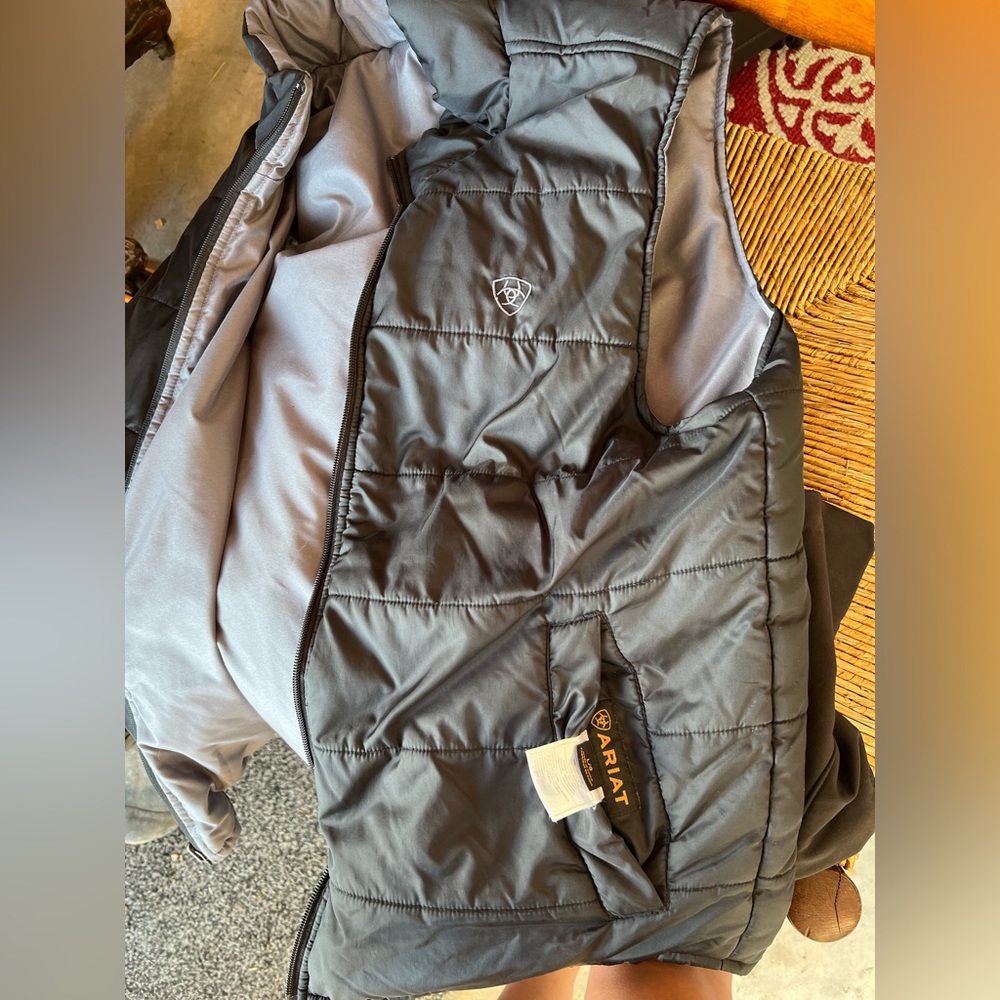 Mens Ariat reversible puffer vest
